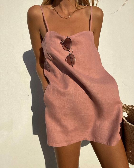 Robe de Soirée Élégante – Robe Femme Longue en Satin Doux aux Épaules Découvertes