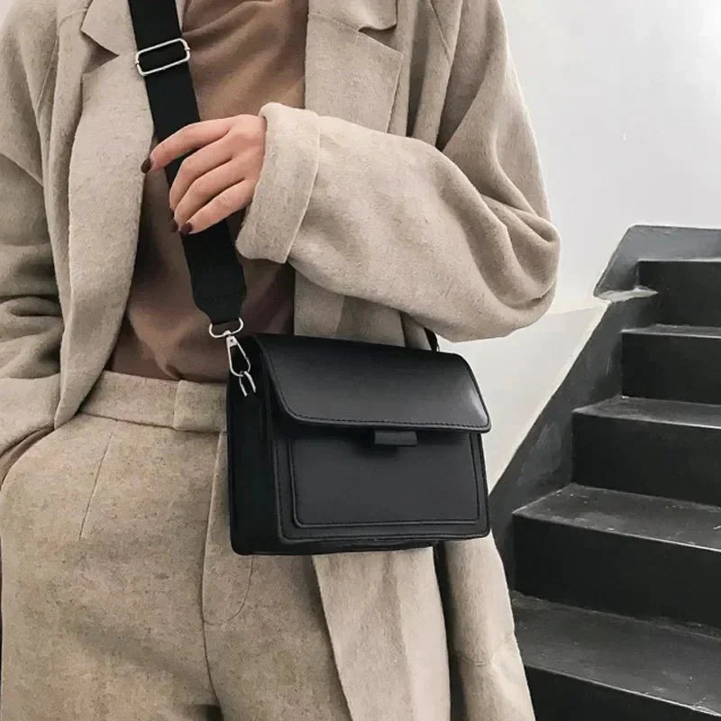 Sac à Épaule Chic avec Compartiment Ample et Design Versatile - LuxeStyle