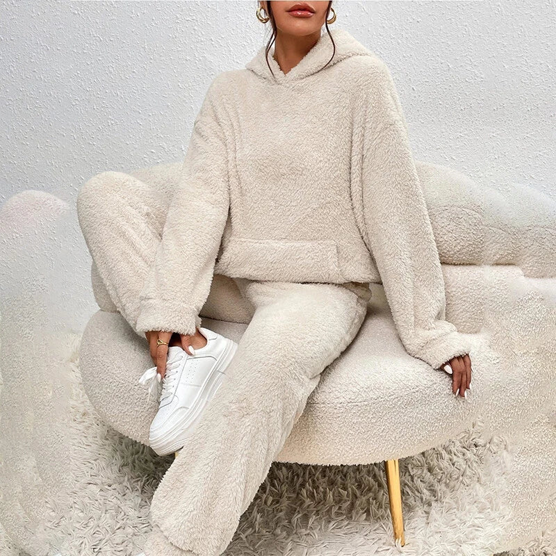 Pyjama Femme Hiver Douillet avec Capuche et Pantalon Confortable - LuxeStyle