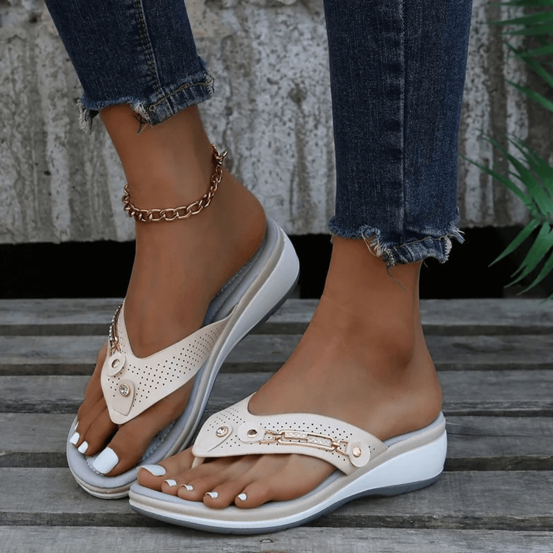 Tongs Femmes Été Chic avec Accents Or