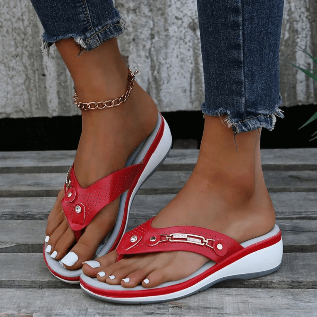 Tongs Femmes Été Chic avec Accents Or