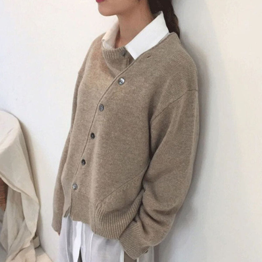 Cardigan Élégant en Laine Beige pour Femme - LuxeStyle