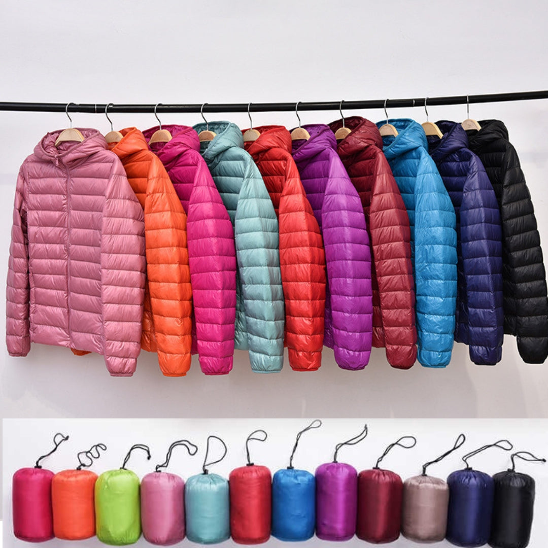 Veste de Pluie Féminine Légère avec Capuce et Coupes Tendances - LuxeStyle