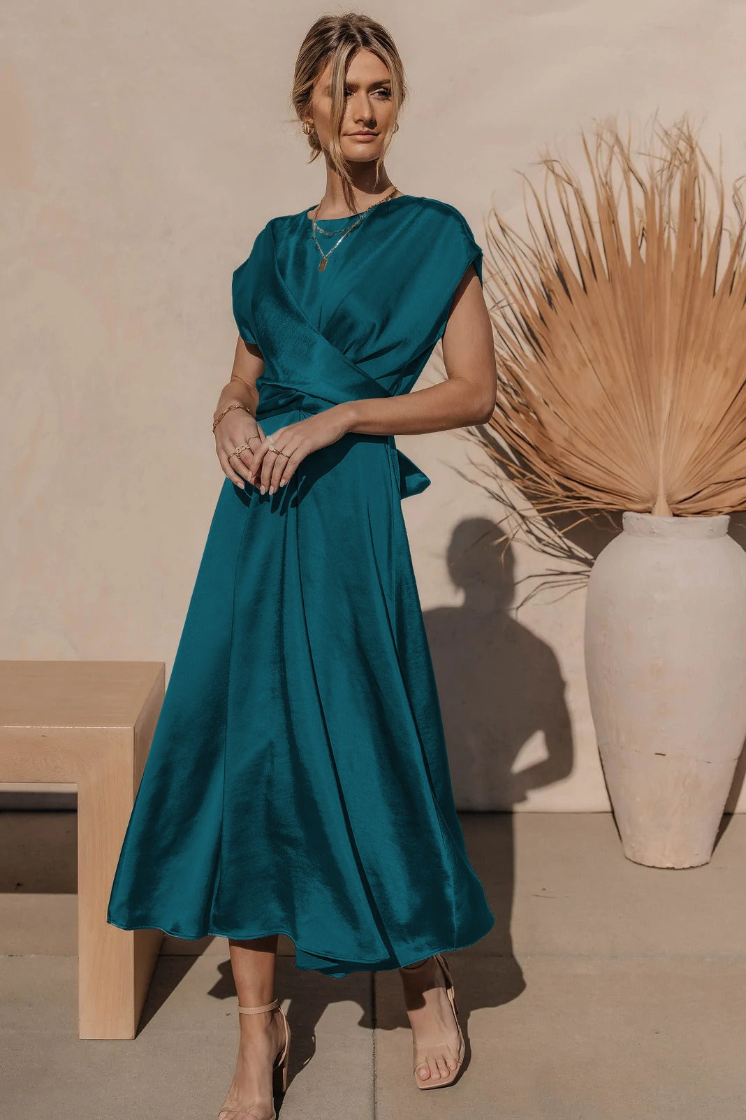 Robe Femme Élégante Bleu Azur Courte Sans Manches - LuxeStyle