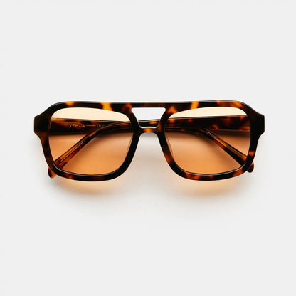 Lunettes de soleil tendance pour femme chic