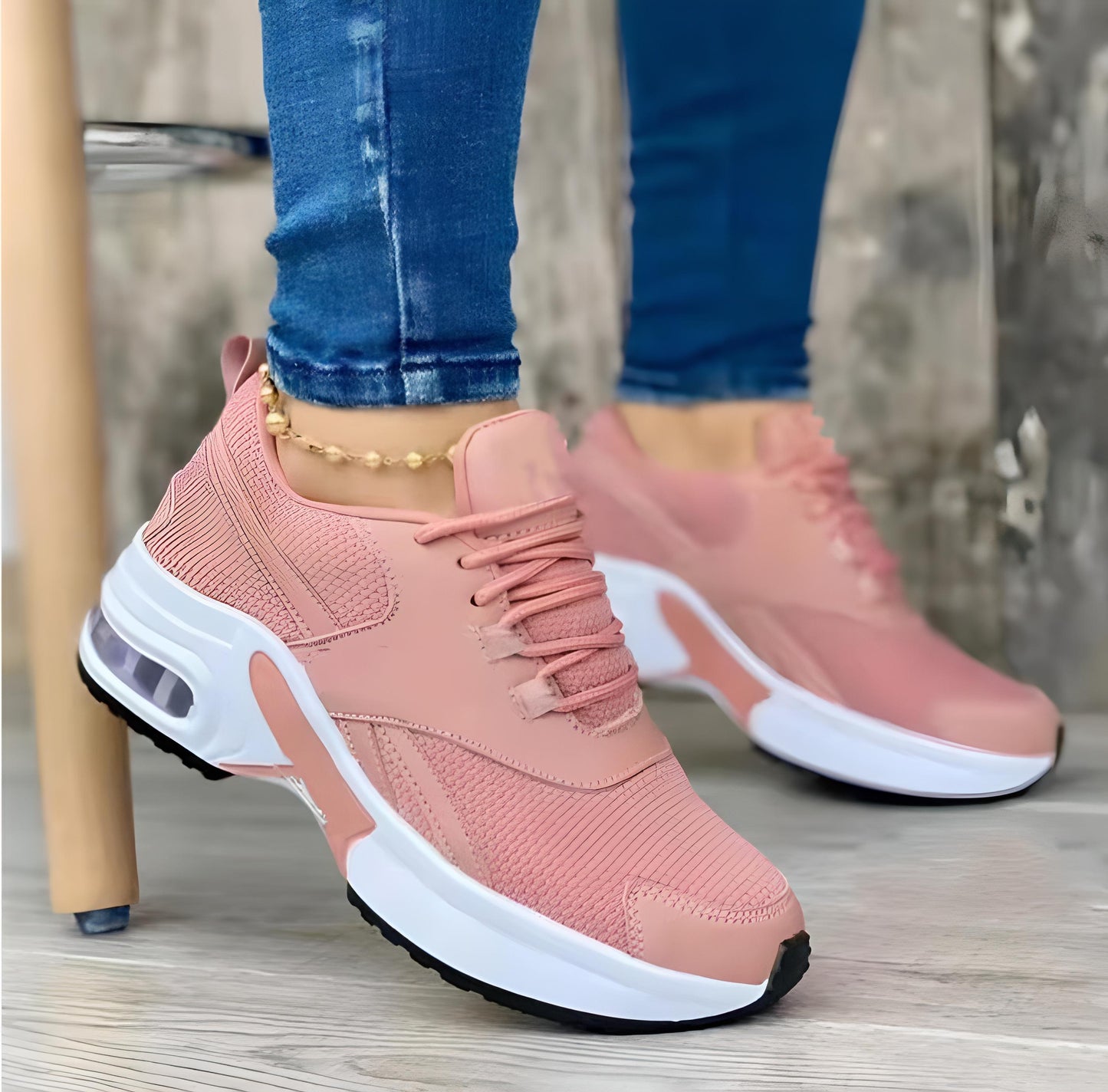 Baskets Femme Noires et Blanches Sport